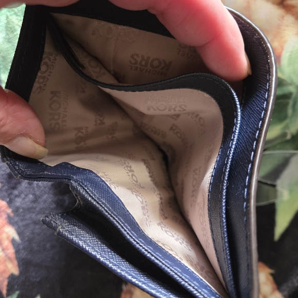 Michael Kors EUC Bifold Snap Floral Print Leather Wallet - Picture 7 of 9